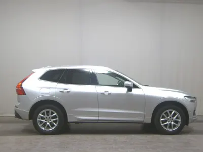 Gebraucht Volvo XC60 Momentum 197 PS (144 kW) 2021 Silber SUV