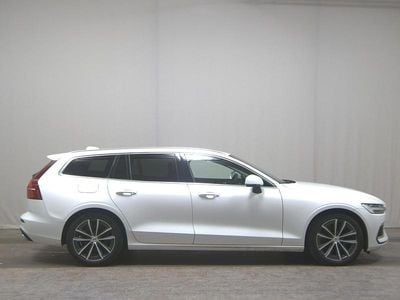 Gebraucht Volvo V60 Inscription 341 PS (250 kW) 2022 Weiss Kombi