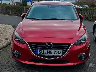 Gebraucht Mazda 3 Center-Line 120 PS (88 kW) 2015 Rot Limousine