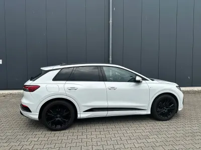 Gebraucht Audi Q4 e-tron S-Line 125 kW (170 PS) 2022 Weiß SUV