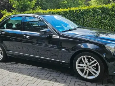 Gebraucht Mercedes C180 Avantgarde 156 PS (114 kW) 2011 Schwarz Limousine
