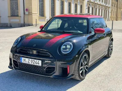 Gebraucht Mini John Cooper Works 231 PS (169 kW) 2025 Schwarz Kleinwagen