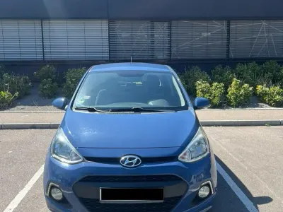 Gebraucht Hyundai i10 67 PS (49 kW) 2014 Blau Kleinwagen
