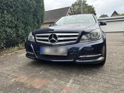 Gebraucht Mercedes C180 Avantgarde 156 PS (114 kW) 2011 Blau Limousine