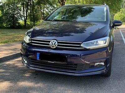 Blau Gebraucht 2019 VW Touran Highline Van / Kleinbus | 19.499 € (Guter Preis)
