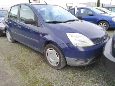 Usata Ford Fiesta 60 CV (44 kW) 2002 Bianco Utilitaria