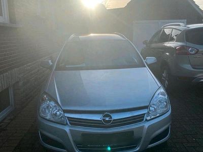 Grau Gebraucht 2008 Opel Astra Kombi | 3.700 € (Teuer)