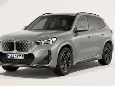 Neu BMW iX1 Exclusive 150 kW (204 PS) 2026 Spacesilber SUV