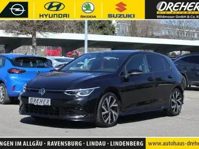 Gebraucht VW Golf VIII R-line 150 PS (110 kW) 2022 Deep black perleffekt Limousine
