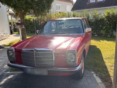 Brugt Mercedes 200 95 HK (69 kW) 1973 Rød Sedan