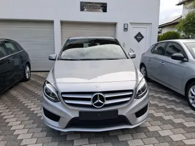 Gebraucht Mercedes B180 AMG 122 PS (89 kW) 2016 Polarsilber (metallic) Van / Kleinbus