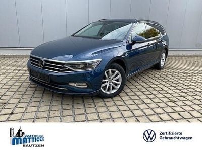Gebraucht VW Passat IQ Drive 150 PS (110 kW) 2022 Aquamarinblau metallic (metallic) Kombi