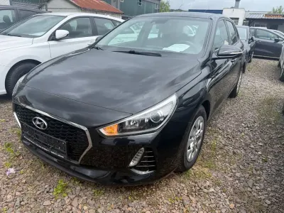 Gebraucht Hyundai i30 99 PS (72 kW) 2018 Schwarz Limousine