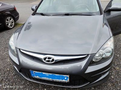 gebraucht Hyundai i30 cw Silbergrau