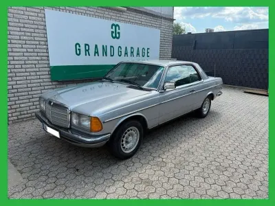 Brugt Mercedes E230 136 HK (100 kW) 1984 Sølv Coupe