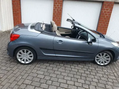 Gebraucht Peugeot 207 CC Roland Garros 150 PS (110 kW) 2010 Grau Cabrio