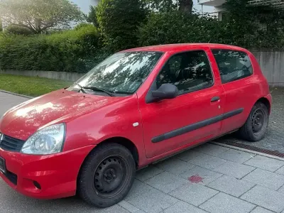 Gebraucht Renault Clio II 75 PS (55 kW) 2010 Rot Limousine