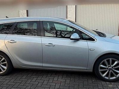 Gebraucht Opel Astra Edition 110 PS (80 kW) 2013 Silber Kombi