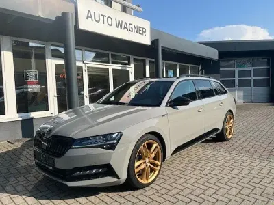 Gebraucht Skoda Superb SportLine 190 PS (139 kW) 2020 Grau Kombi