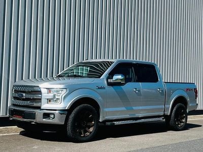 Usata Ford V8 Lariat 390 CV (286 kW) 2016 Argento SUV