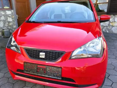 Używany Seat Mii Style 60 KM (44 kW) 2013 Czerwony Hatchback