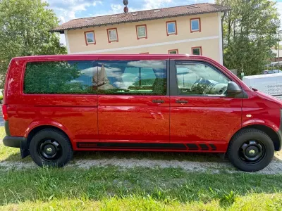 Używany VW Caravelle 179 KM (131 kW) 2015 Czerwony Van