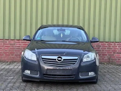 Gebraucht Opel Insignia Edition 160 PS (117 kW) 2013 Grau Limousine