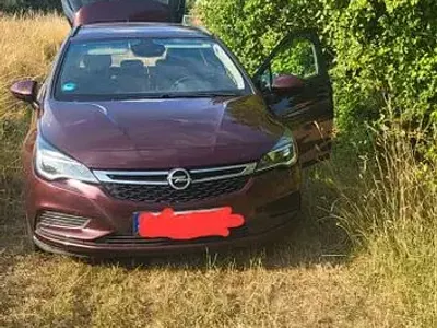 Gebraucht Opel Astra 136 PS (100 kW) 2018 Rot Kombi