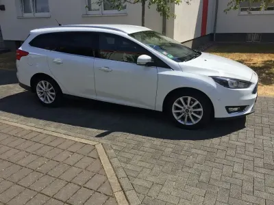Gebraucht Ford Focus Titanium 120 PS (88 kW) 2016 Weiß Limousine