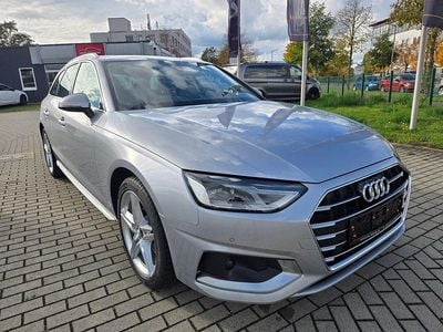 Silber Gebraucht 2022 Audi A4 Advanced Kombi | 22.800 € (Guter Preis)