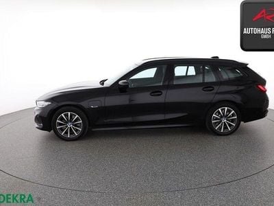 Gebraucht BMW 320e Shadowline 204 PS (150 kW) 2022 Schwarz Kombi