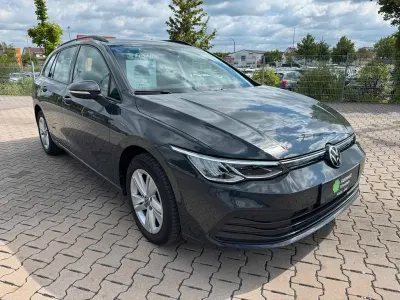 Gebraucht VW Golf VIII Life 116 PS (85 kW) 2023 Uranograu Kombi