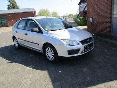 Second-hand Ford Focus 101 CP (74 kW) 2006 Argintiu Berlinǎ