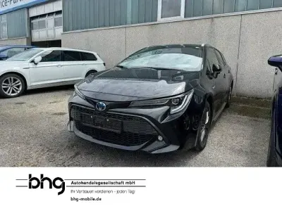 Używany Toyota Corolla 184 KM (135 kW) 2021 Czarny Kombi