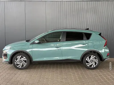 Neu Hyundai Bayon Comfort 79 PS (58 kW) 2025 Grün metallic SUV