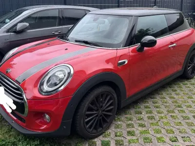 Używany Mini Cooper 136 KM (100 kW) 2019 Pomarańczowy Hatchback