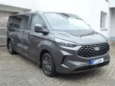 Gebraucht Ford Tourneo Custom Titanium 170 PS (125 kW) 2025 Grau Van