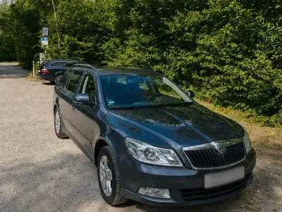 Gebraucht Skoda Octavia Classic 105 PS (77 kW) 2010 Grau Kombi
