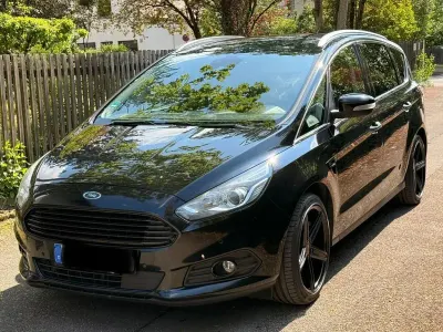 Używany Ford S-MAX Titanium 179 KM (131 kW) 2017 Czarny Minivan