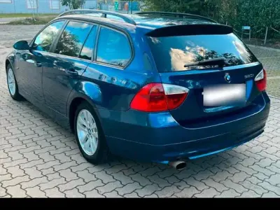 Gebraucht BMW 320 150 PS (110 kW) 2006 Blau Limousine