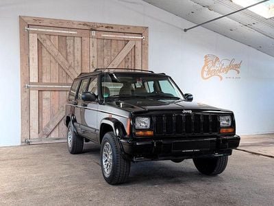 Second-hand Jeep Cherokee 184 CP (135 kW) 1997 Negru SUV