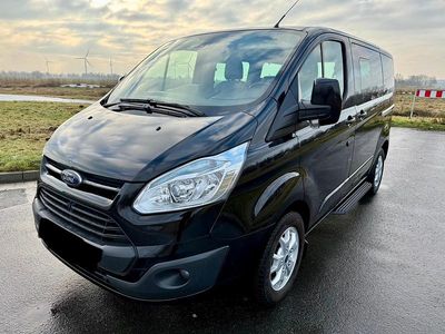 Schwarz Gebraucht 2014 Ford Tourneo Van / Kleinbus | 13.999 € (Fairer Preis)