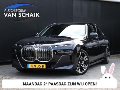 Gebraucht BMW 750e M Sport 489 PS (359 kW) 2024 Schwarz Limousine