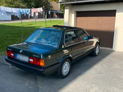 Gebraucht BMW 318 108 PS (79 kW) 1988 Grün Limousine
