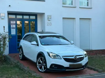 Gebraucht Opel Insignia 194 PS (142 kW) 2014 Weiß Kombi