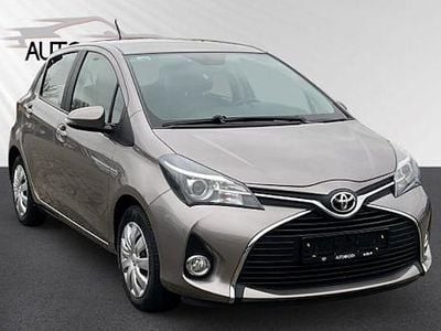 Second-hand Toyota Yaris Comfort 69 CP (50 kW) 2015 Maro Berlinǎ