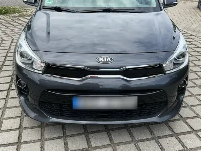 Gebraucht Kia Rio 102 PS (75 kW) 2018 Grau Kleinwagen
