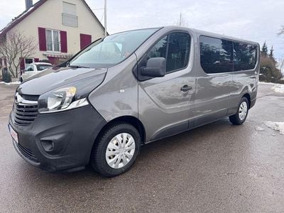 Grau Gebraucht 2017 Opel Vivaro Van / Kleinbus | 10.800 € (Fairer Preis)