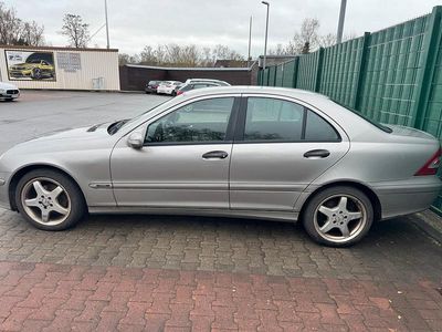 Silber Gebraucht 2005 Mercedes C200 Limousine | 3.750 € (Fairer Preis)
