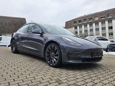 Grau Gebraucht 2022 Tesla Model 3 Performance Limousine | 29.350 € (Fairer Preis)
